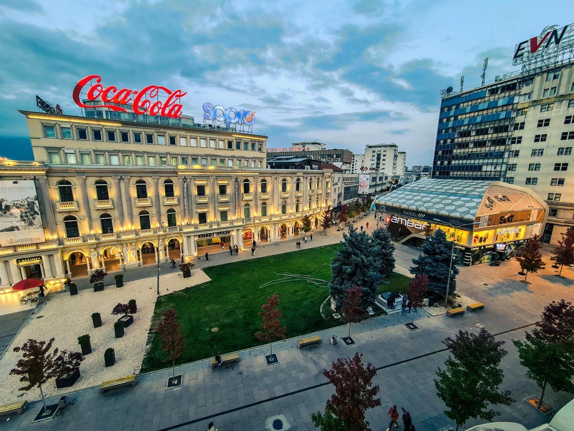 Mother Teresa Apartments Скопие Екстериор снимка